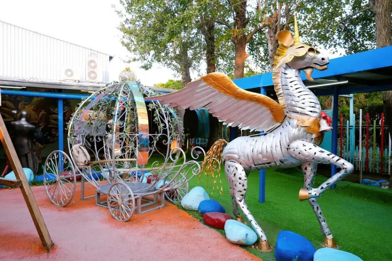 台中親子景點「約客&厚禮 築夢手創館」，粉紅芭比廣場、冰雪奇