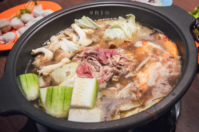 高雄市前金區翔鍋石頭火鍋 |高雄石頭火鍋！招牌手炒沙茶也太強～