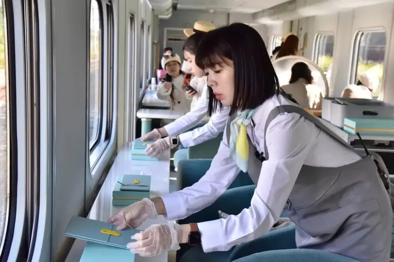 海風號開箱｜全台首輛甜點觀光列車 雄獅旅遊獨家販售