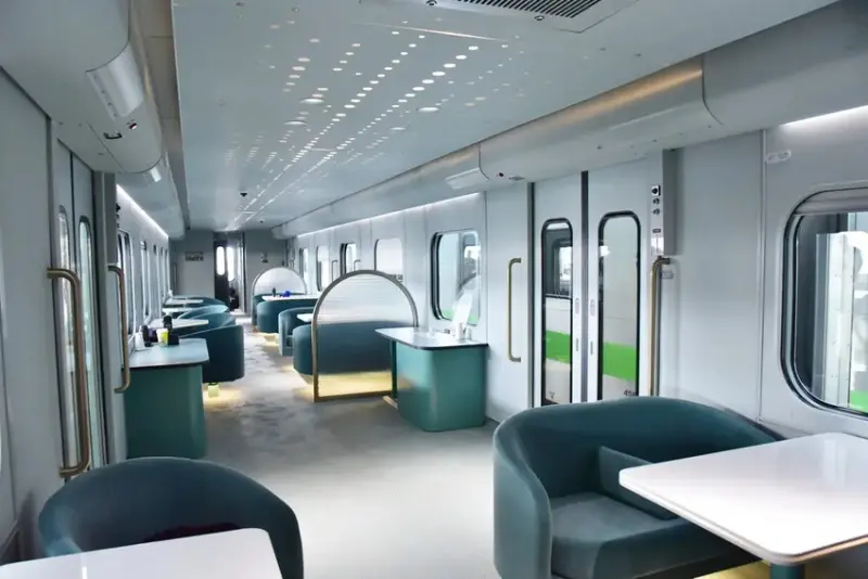 海風號開箱｜全台首輛甜點觀光列車 雄獅旅遊獨家販售