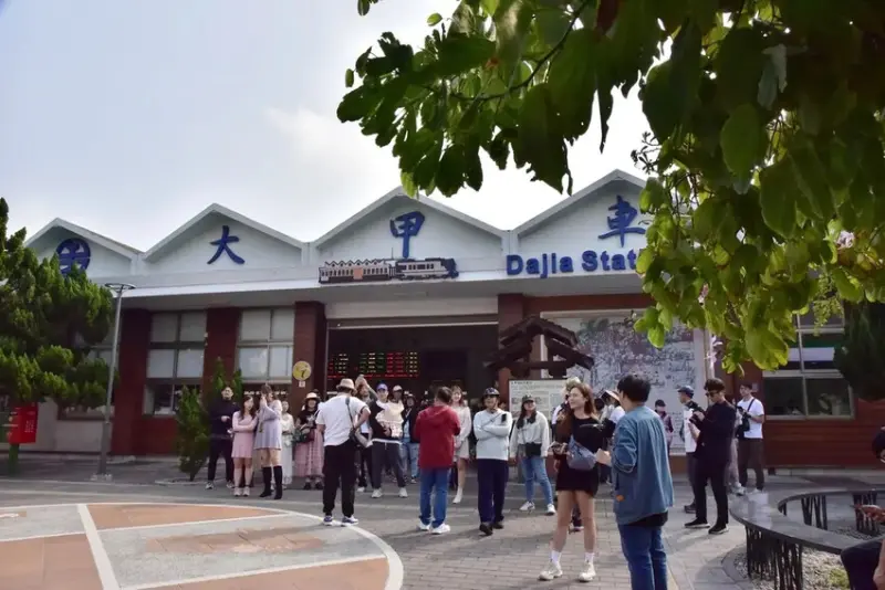 海風號開箱｜全台首輛甜點觀光列車 雄獅旅遊獨家販售