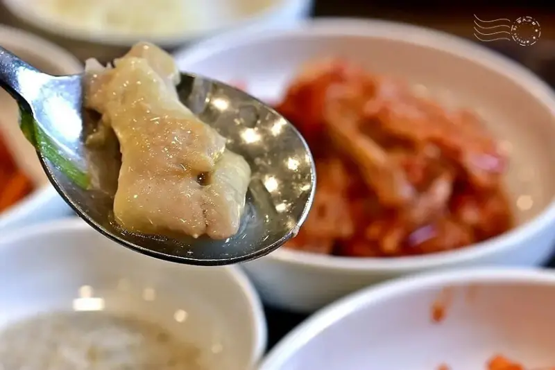 【大宅人蔘雞湯】