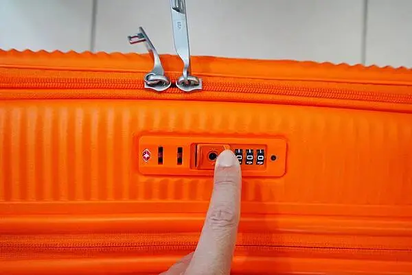 【American Tourister Taiwan】CUR