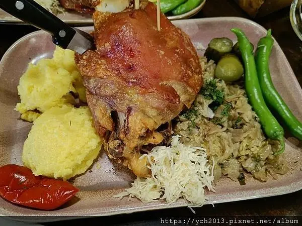 舊城區Caru'cu bere百年啤酒餐廳晚餐