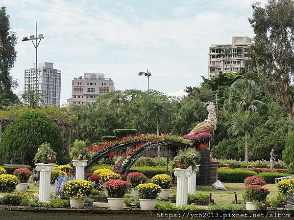 2024士林官邸菊展－菊伴動物派對／全區延長開放到晚上九點，