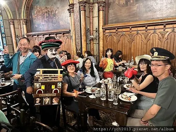 舊城區Caru'cu bere百年啤酒餐廳晚餐