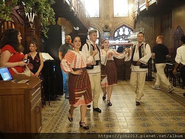 舊城區Caru'cu bere百年啤酒餐廳晚餐