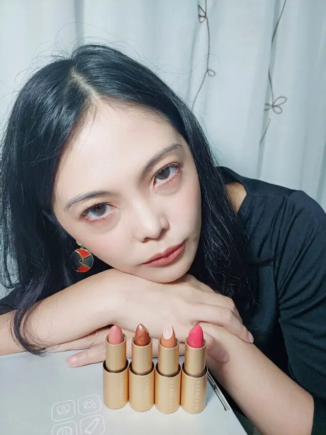 彩妝｜CINQUAIN思珂 星魅晶璨極光唇膏四色 ，超美有高