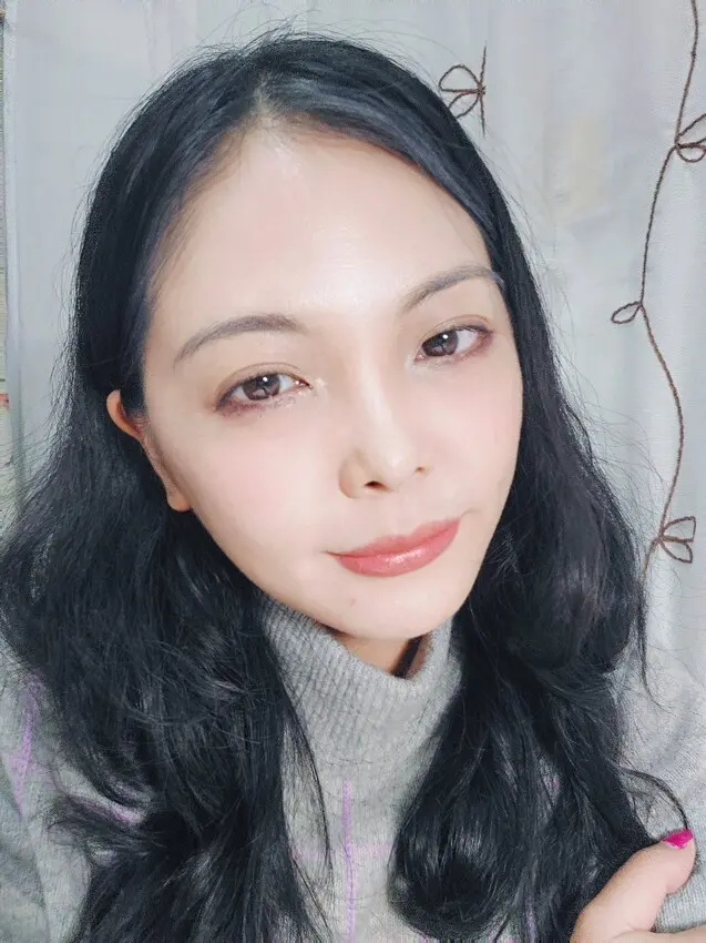 彩妝｜CINQUAIN思珂 星魅晶璨極光唇膏四色 ，超美有高