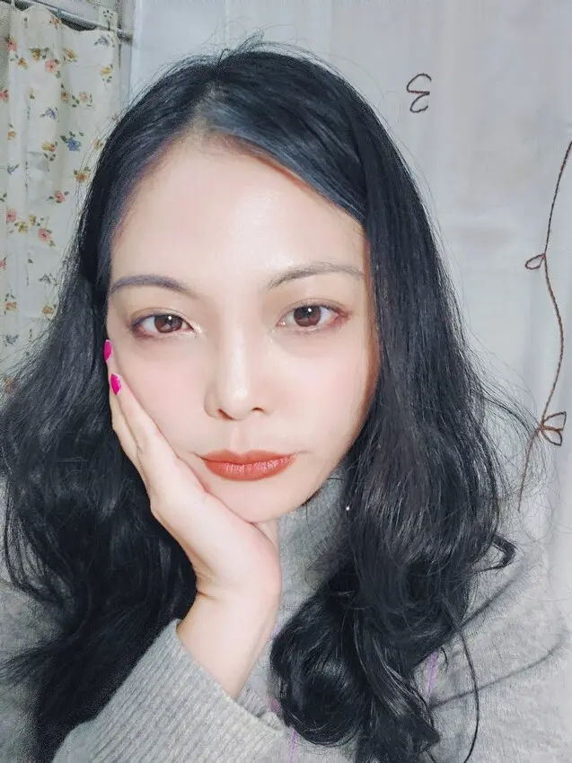 彩妝｜CINQUAIN思珂 星魅晶璨極光唇膏四色 ，超美有高