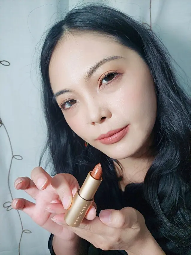 彩妝｜CINQUAIN思珂 星魅晶璨極光唇膏四色 ，超美有高