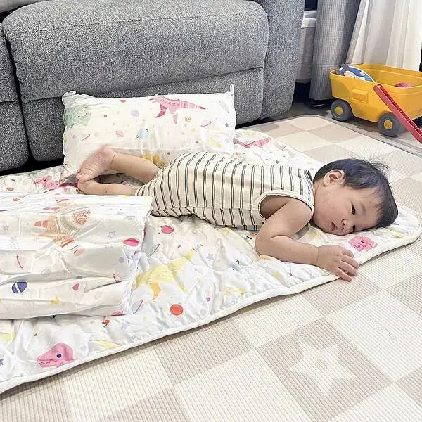 新手媽咪│兒童午睡墊推薦：伯尼寢具－60支天絲兒童睡墊三件組
