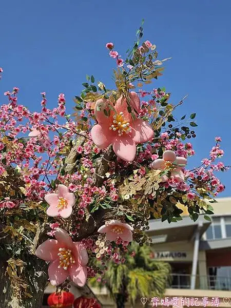 桃園．華泰名品城「蛇來運轉迎新春」春節造景