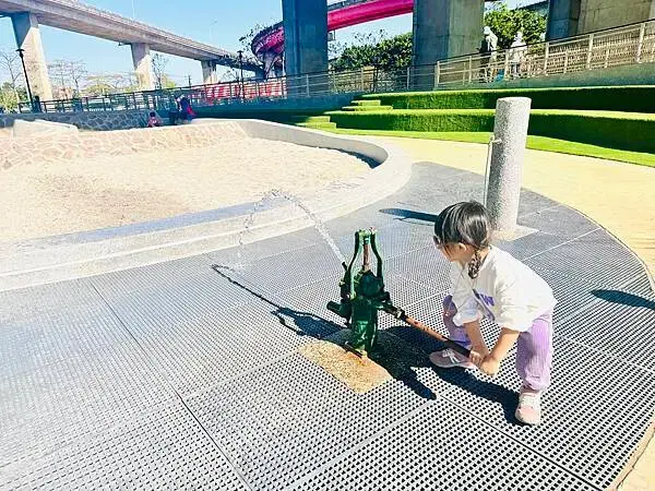 ★桃園親子景點推薦★桃園最新特色遊戲場『平鎮運動公園』，全新