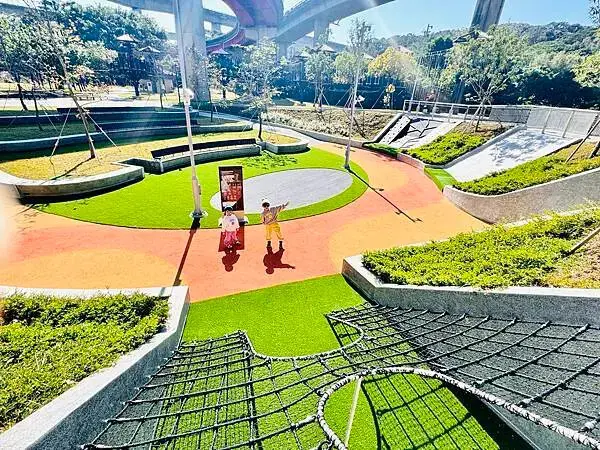 ★桃園親子景點推薦★桃園最新特色遊戲場『平鎮運動公園』，全新