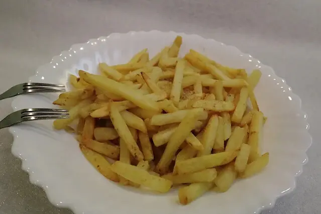 「炒薯條」上菜