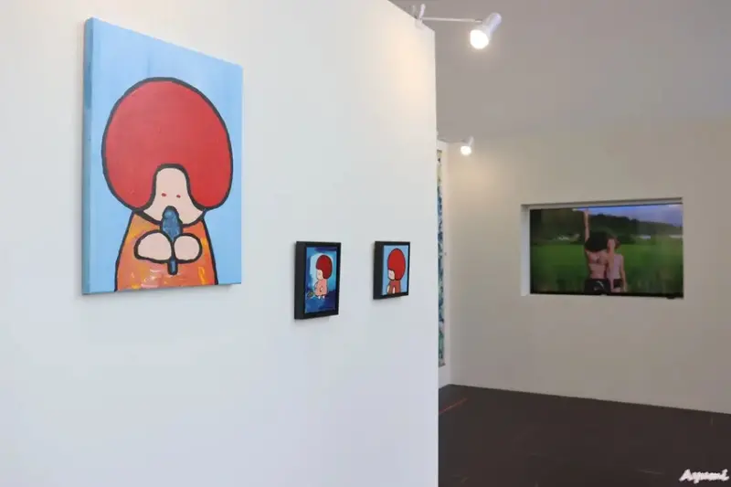 海洋中的一片森林特展藝術家寧芮潔創作的Moi大型氣球裝置爬上