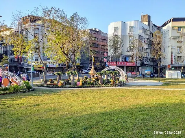 2025內湖樂活公園夜櫻季(Cherry Blossoms exhibition at Naihu park, Taipei, Taiwan,  by SJKen, Jan 28, 2025)