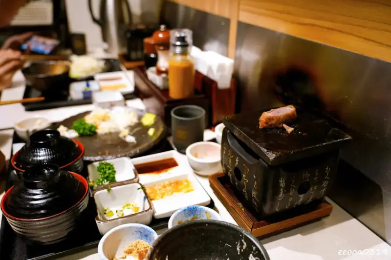 東京美食，淺草超人氣炸牛排「浅草牛かつ」，整整排了一個多小時