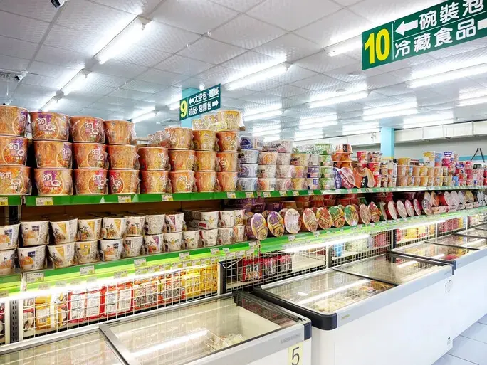 向田社區超市-品項最齊全的高雄左營超商，不只小農蔬果每日進貨