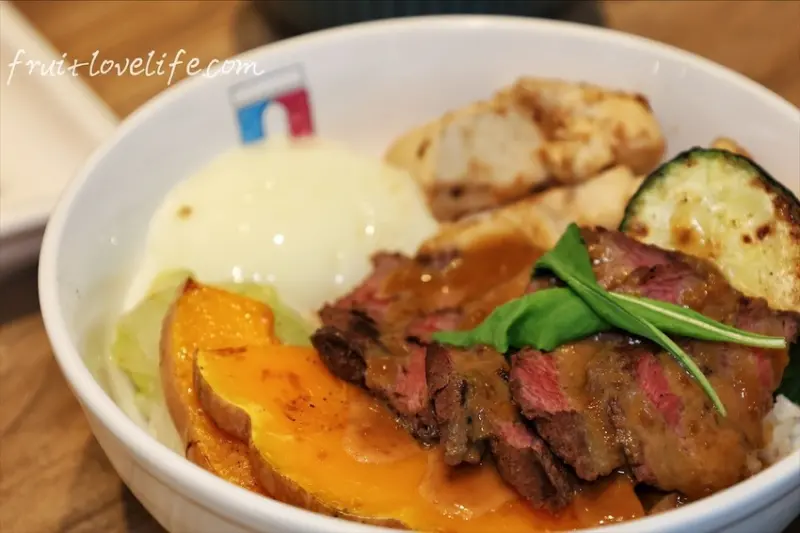 台中市南屯區完全顛覆了對傳統丼飯的印象，真讓我回味無窮