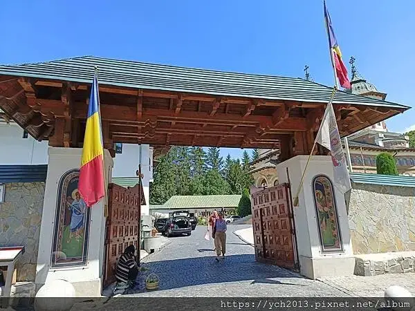 希奈亞修道院Sinaia Monastery／內有兩間東正教