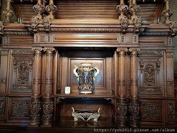 隱藏美麗山景之間的羅馬尼亞必訪、歐洲最美城堡之一／帕麗斯城堡