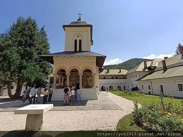 希奈亞修道院Sinaia Monastery／內有兩間東正教