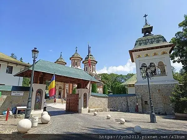 希奈亞修道院Sinaia Monastery／內有兩間東正教