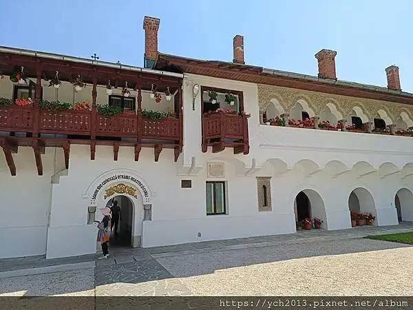 希奈亞修道院Sinaia Monastery／內有兩間東正教