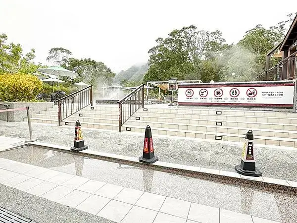 闔家泡湯推薦│羅浮溫泉-北橫美人湯：小烏來風景區露天ＳＰＡ，碳酸氫鈉泉大眾湯池