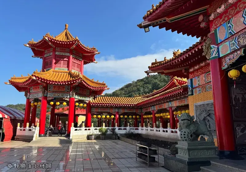 冬山【道教總廟三清宮】宮廷式建築富麗堂皇，依山傍水景色清幽，