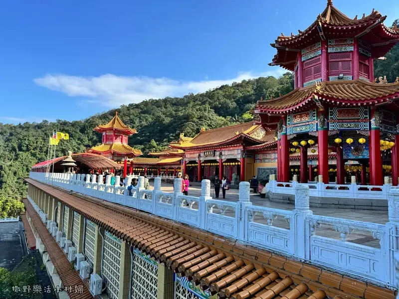 冬山【道教總廟三清宮】宮廷式建築富麗堂皇，依山傍水景色清幽，