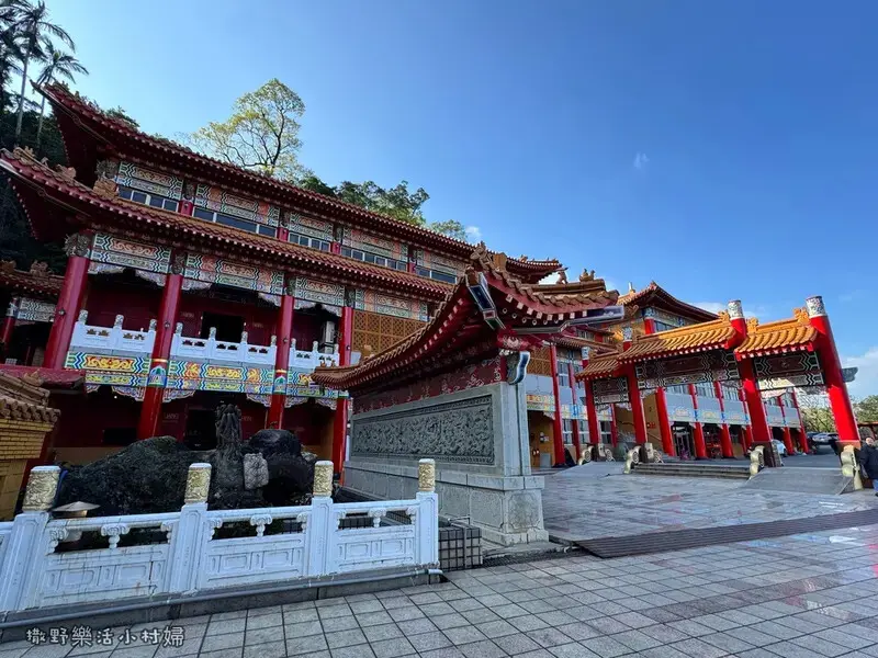 冬山【道教總廟三清宮】宮廷式建築富麗堂皇，依山傍水景色清幽，