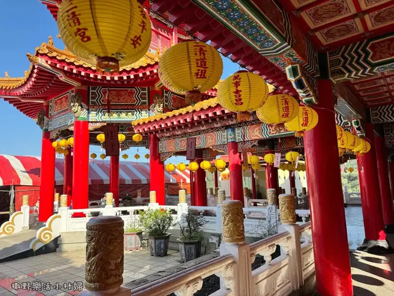 冬山【道教總廟三清宮】宮廷式建築富麗堂皇，依山傍水景色清幽，