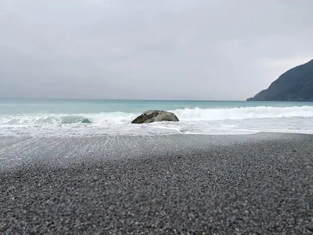 東澳灣 - 礫石灘 - 「太平洋」海浪