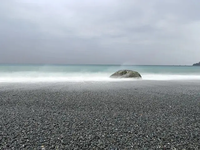 東澳灣 - 礫石灘 - 「太平洋」海浪
