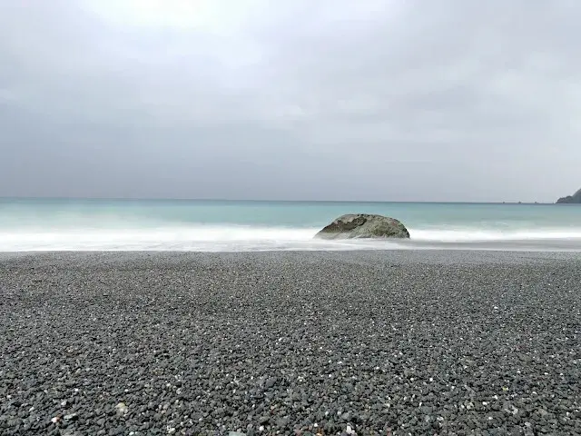 東澳灣 - 礫石灘 - 「太平洋」海浪