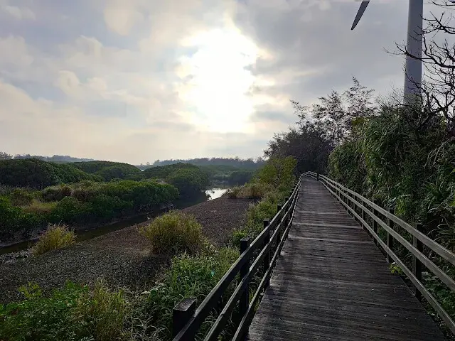 桃園觀新藻礁生態系野生動物保護區 - 風力發電機