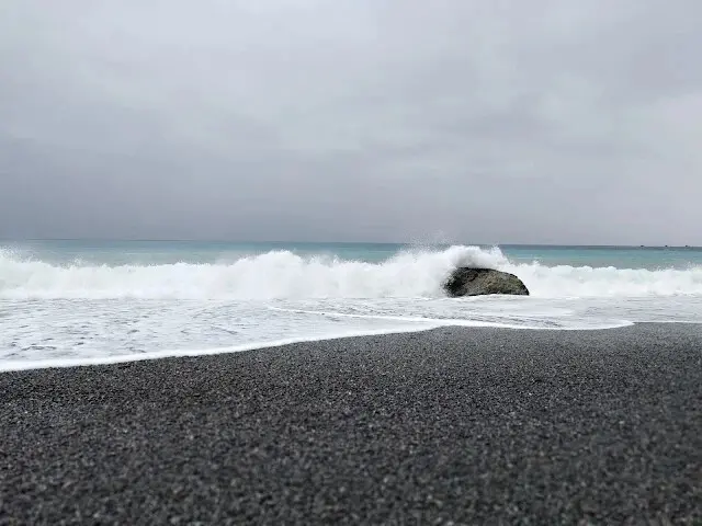 東澳灣 - 礫石灘 - 「太平洋」海浪