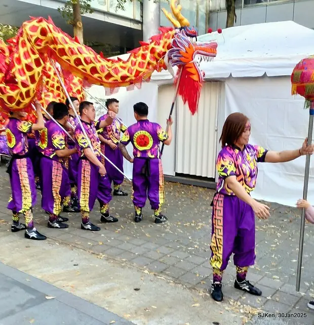 新光三越信義新天地香堤大道廣場「2025獅皇競-金獅納福展鴻圖」--- 基隆呂師傅龍獅團表演( Dragon and Lion tradional Chinese dance group performance during the period of CNY), Taipei, Taiwan, SJKen, Jan 30, 2025.