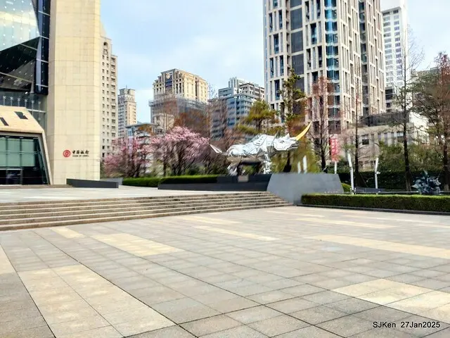中國銀行台北分行左側櫻花林(Cherry Blossom at Taipei bank branck, China Bank, Taipei, Taiwan, SJKen , Jan 27, 2025