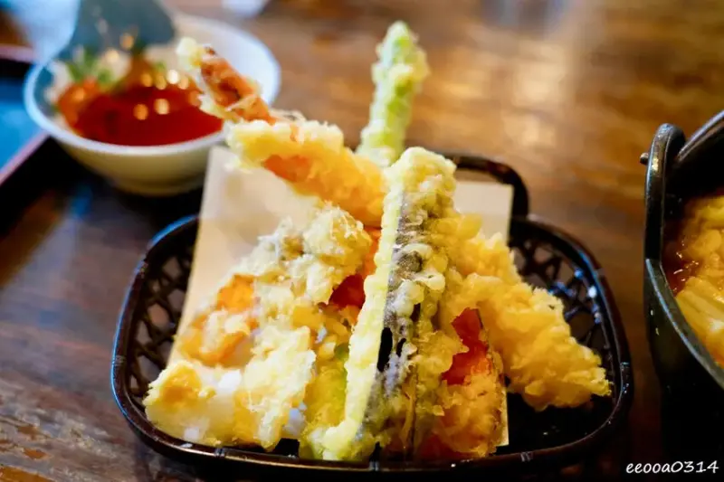 富士山河口湖美食「甲州ほうとう小作」，河口湖鄉土料理餺飥、馬