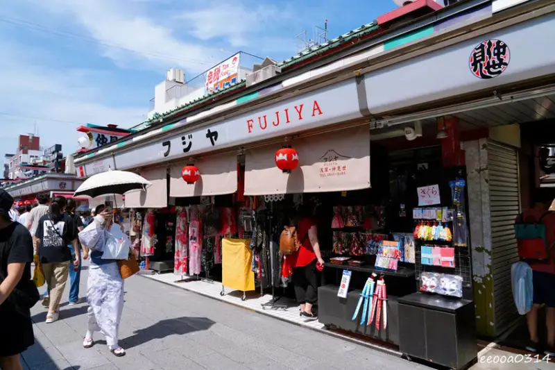 東京景點「淺草寺」，必拍巨大紅色雷門燈籠、好吃好逛仲見世通商