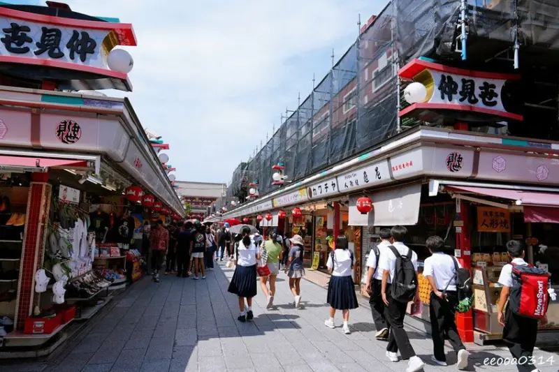 東京景點「淺草寺」，必拍巨大紅色雷門燈籠、好吃好逛仲見世通商