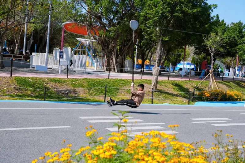 全台最長32M雙軌滑索「台中中央公園飛行美樂地」，主題式飛行