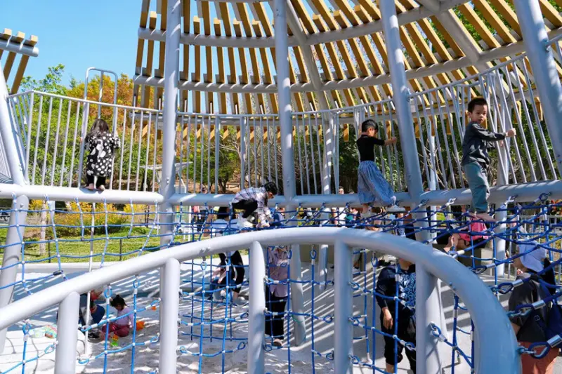 全台最長32M雙軌滑索「台中中央公園飛行美樂地」，主題式飛行