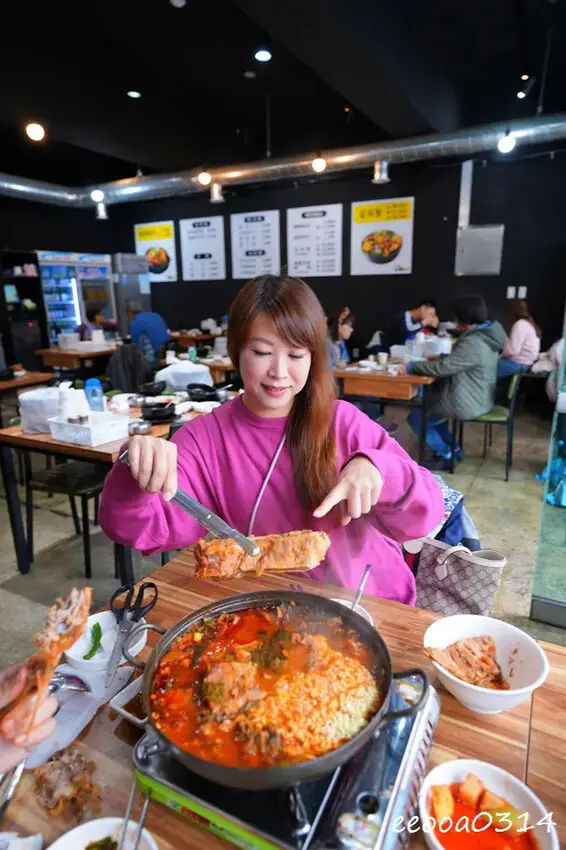 釜山賞櫻花行程「慶和火車站、余佐川羅曼史橋、帝皇山公園」，鎮