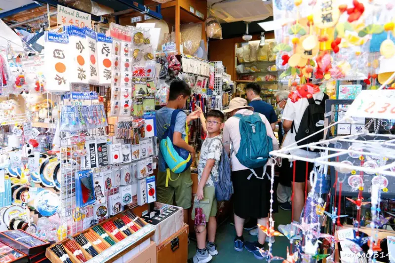 東京景點「淺草寺」，必拍巨大紅色雷門燈籠、好吃好逛仲見世通商
