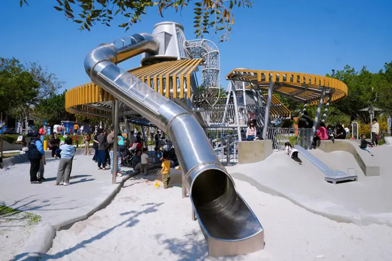 全台最長32M雙軌滑索「台中中央公園飛行美樂地」，主題式飛行